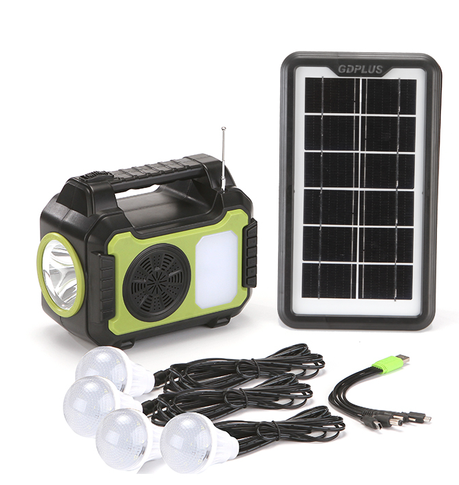 Kit solar GD-8072 dotat cu dispozitive USB cu 4 becuri si Radio